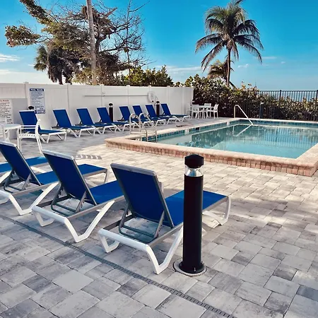 Welcome To Beach Villa'S # 202 Vacation Rental - 250 Estero Blvd Condo